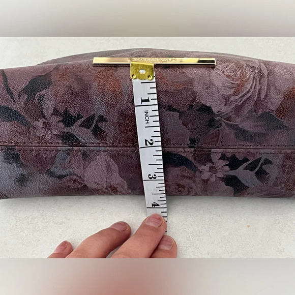 JACKFRENCH London/ Leather/ Cosmetic/ Travel/ Roses with metallic bronzed detail - Picture 9 of 9